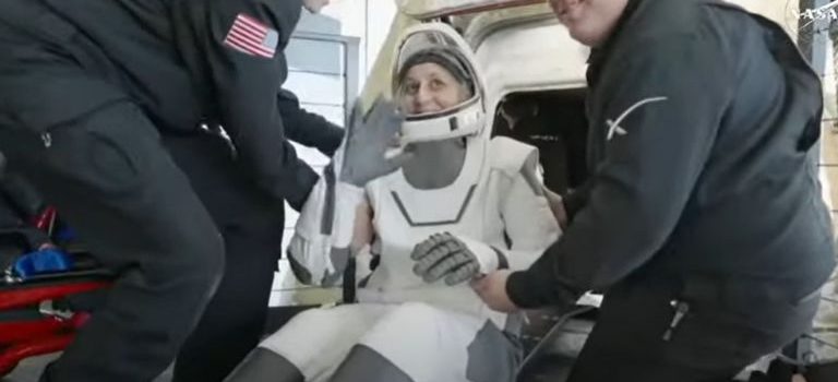POR FIN RESCATARON A LOS ASTRONAUTAS VARADOS DESDE HACE 9 MESES EN LA ESTACIÓN ESPACIAL INTERNACIONAL. Fue su día más feliz.